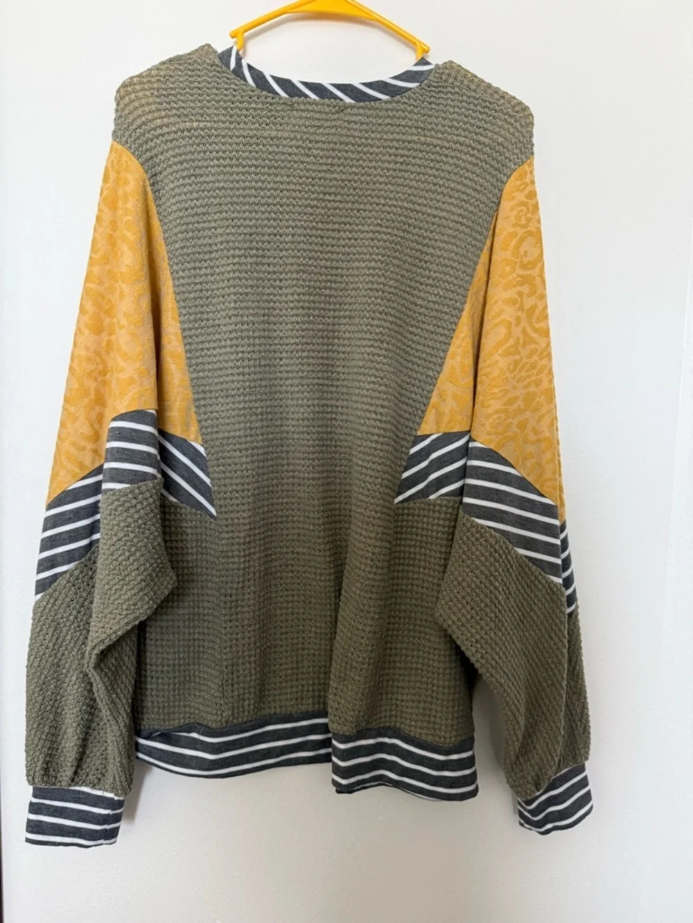 Chic Oversized Colorblock Sweater - Olive & Mustard - Picture 5 of 5